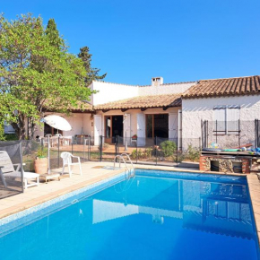 Maison de vacances avec piscine et jardin